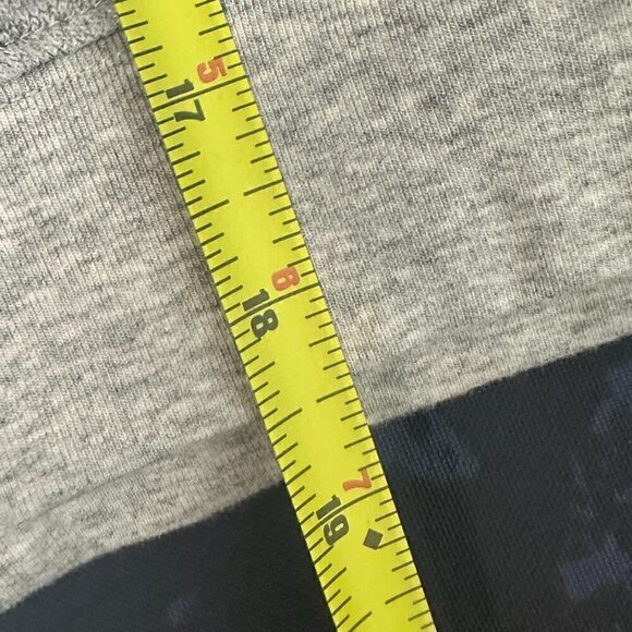 Nwot - Zyia Active - Grey/Blue Flora Sweatshirt - Size L - Picture 7 of 7